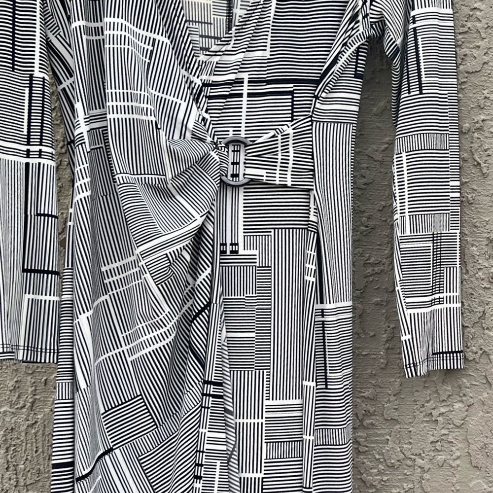 Donna Morgan size 6 Never worn with tags